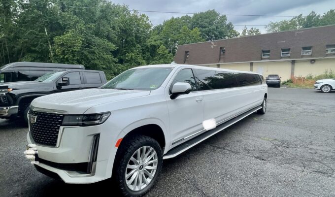 Escalade-Jet-Door-Stretch