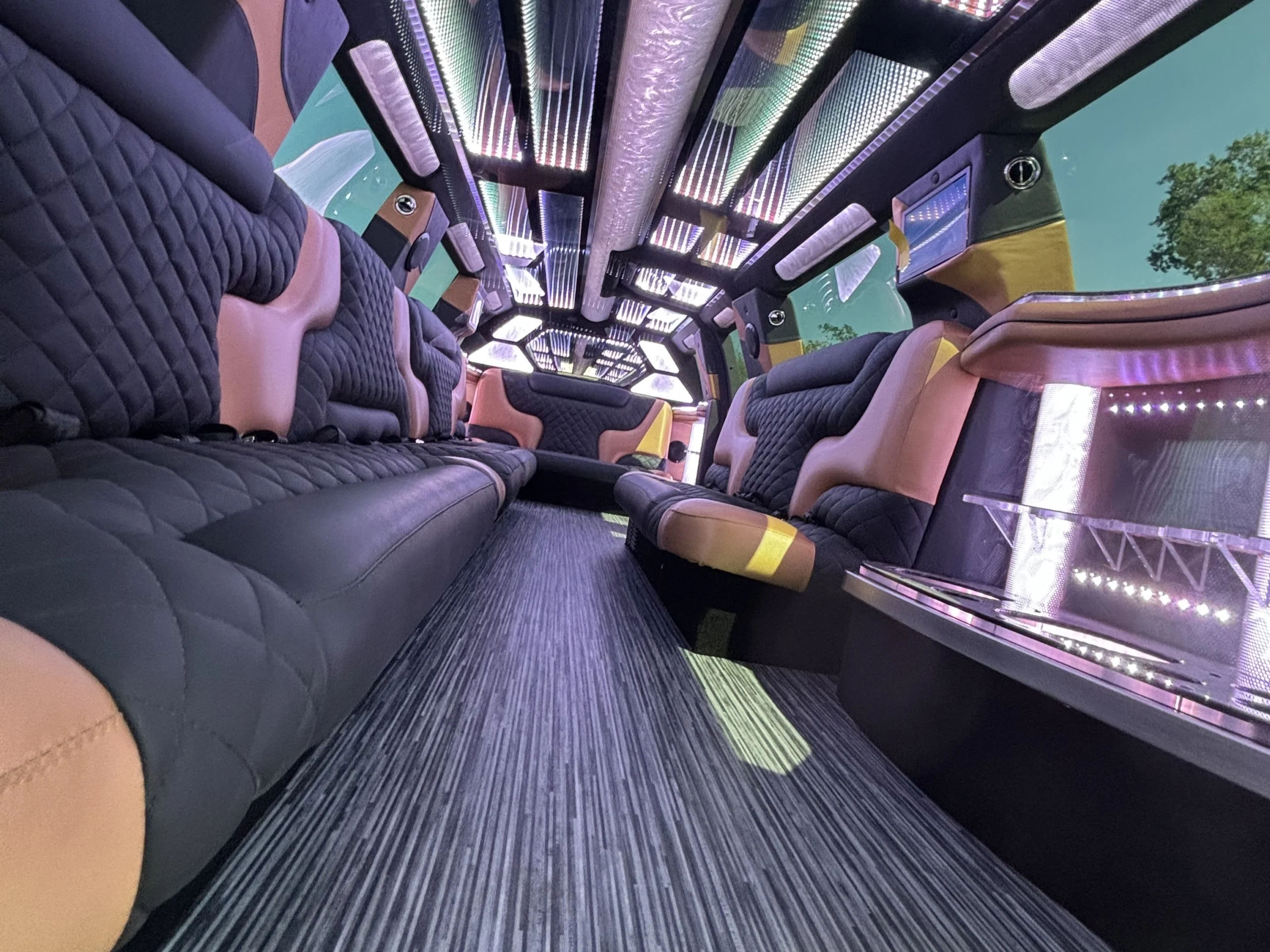 chevy-tahoe-2025-interior